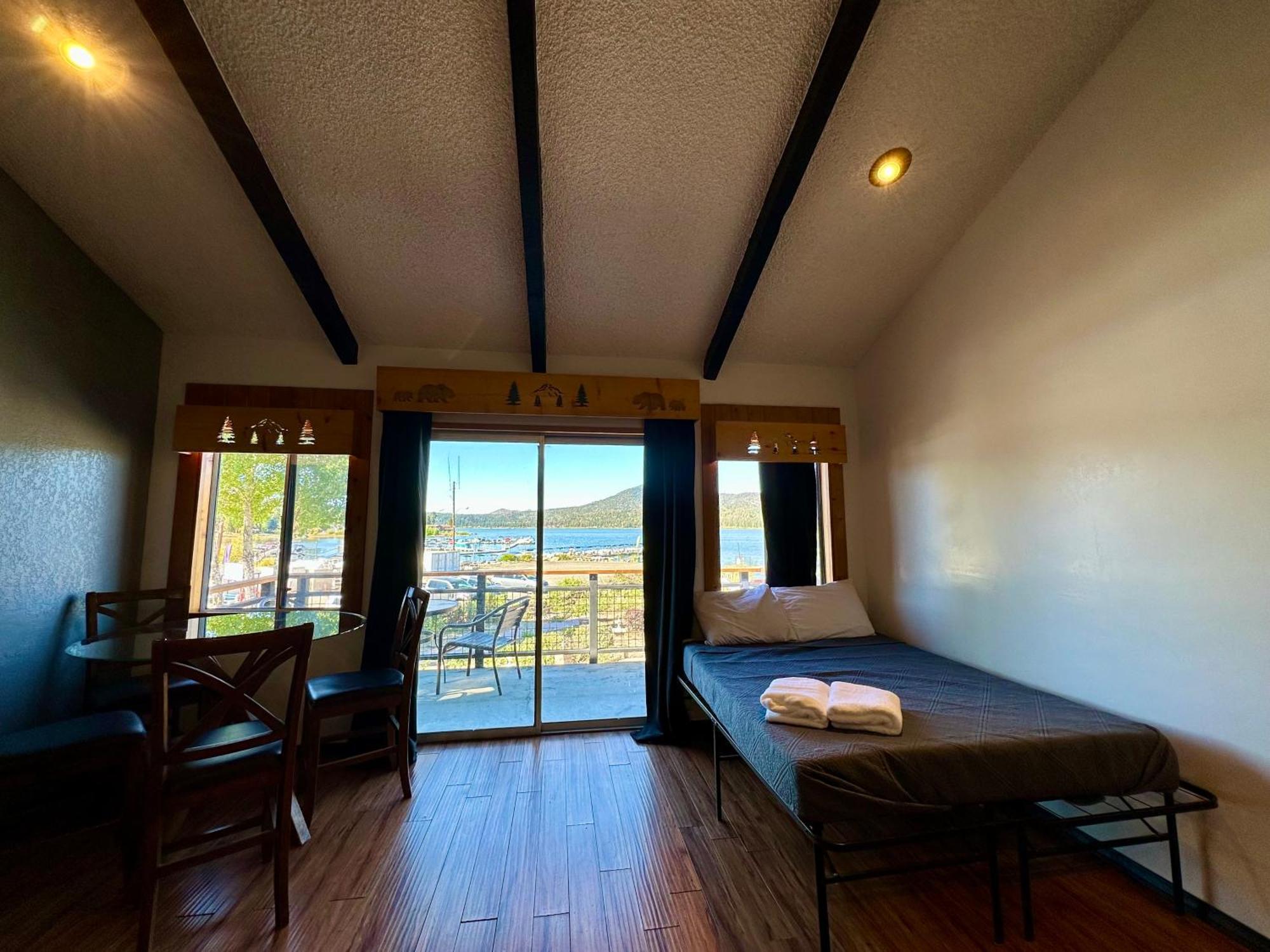 Lakefront Escape ビッグ・ベアー・レイク 部屋 写真